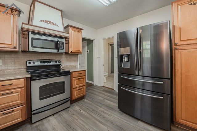 3211 PECKHAM STREET, Wichita Falls, TX 76308