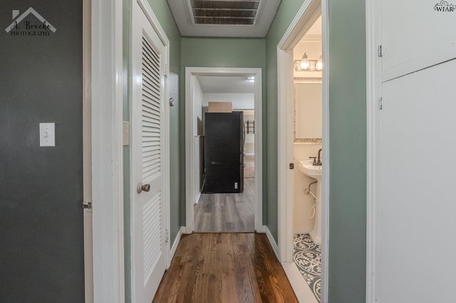 3211 PECKHAM STREET, Wichita Falls, TX 76308