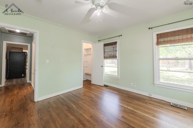 3211 PECKHAM STREET, Wichita Falls, TX 76308