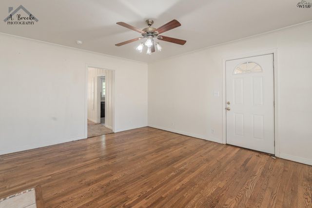 3211 PECKHAM STREET, Wichita Falls, TX 76308