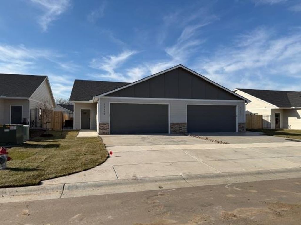 17115 W Kashmir St, Goddard, KS 67052