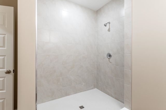 11697 Whistling Trail, Fort Wayne, IN 46818