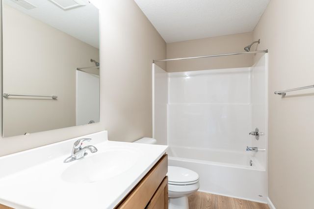 11697 Whistling Trail, Fort Wayne, IN 46818