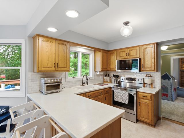 8177 Fawn Valley Drive, Clarkston, MI 48348