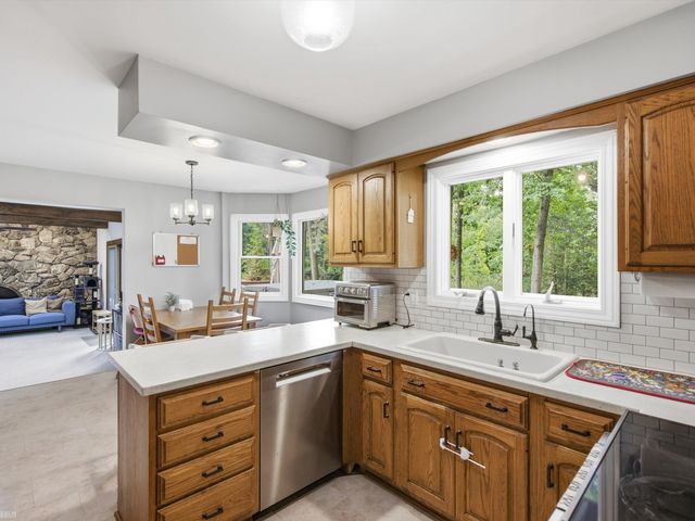 8177 Fawn Valley Drive, Clarkston, MI 48348