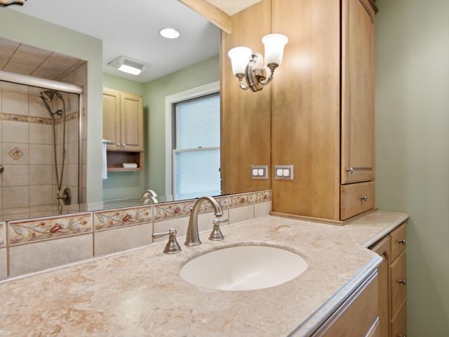 8177 Fawn Valley Drive, Clarkston, MI 48348