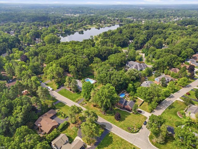 8177 Fawn Valley Drive, Clarkston, MI 48348