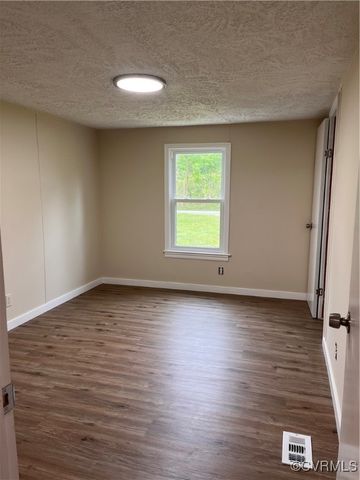 5225 Hopewell Rd, New Kent, VA 23124