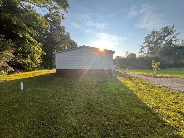 5225 Hopewell Rd, New Kent, VA 23124