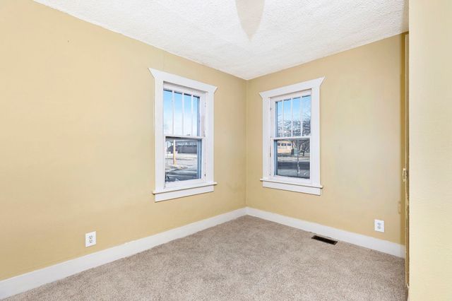 459 N Custer St, Wichita, KS 67203