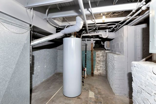 459 N Custer St, Wichita, KS 67203