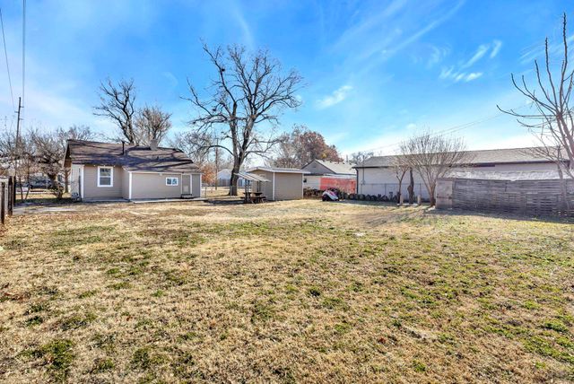 459 N Custer St, Wichita, KS 67203