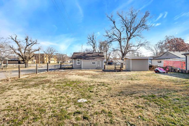 459 N Custer St, Wichita, KS 67203