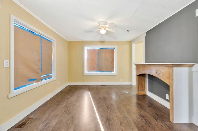 459 N Custer St, Wichita, KS 67203