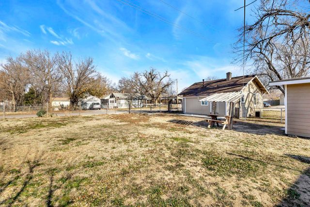 459 N Custer St, Wichita, KS 67203