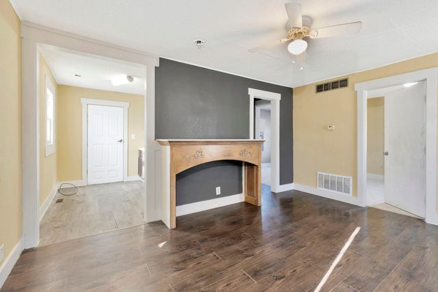 459 N Custer St, Wichita, KS 67203