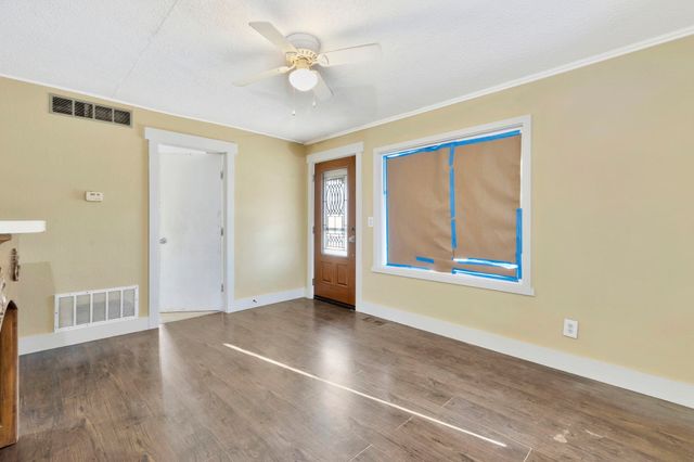 459 N Custer St, Wichita, KS 67203