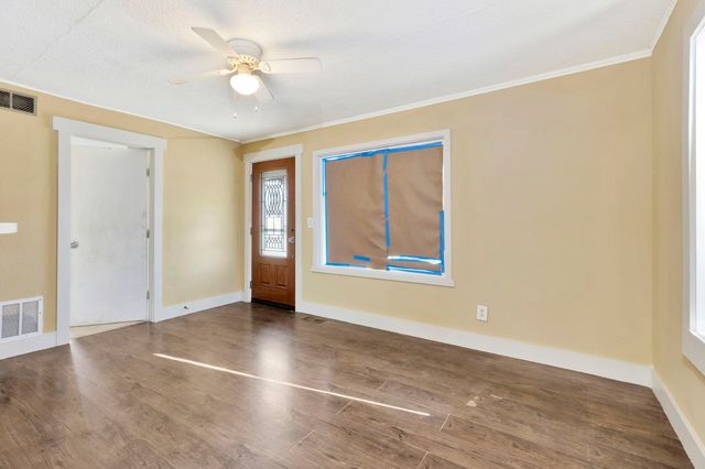 459 N Custer St, Wichita, KS 67203