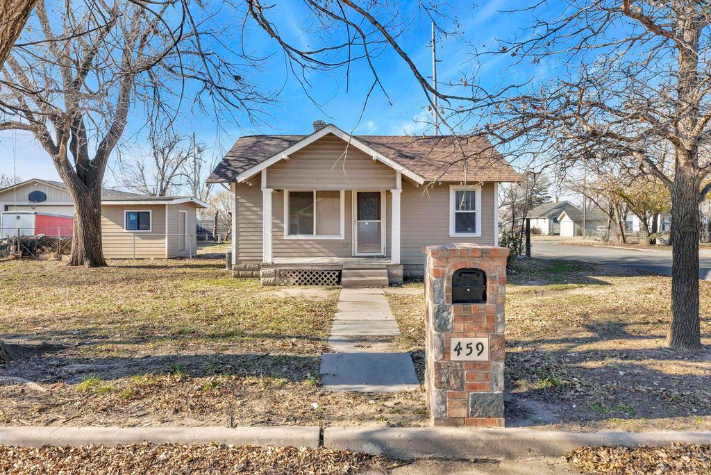 459 N Custer St, Wichita, KS 67203