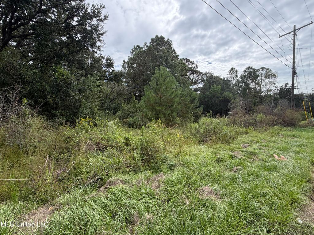 6604 April Bayou Drive, Biloxi, MS 39532
