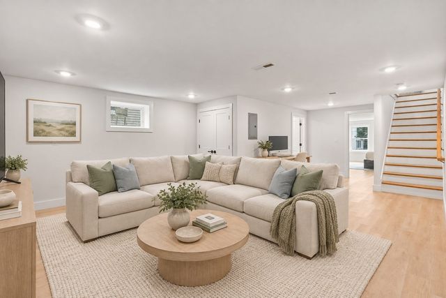 22-20 Ufford St 1, Boston, MA 02124