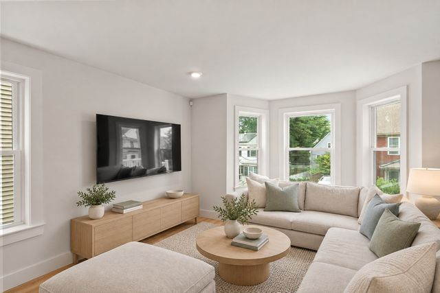 22-20 Ufford St 1, Boston, MA 02124