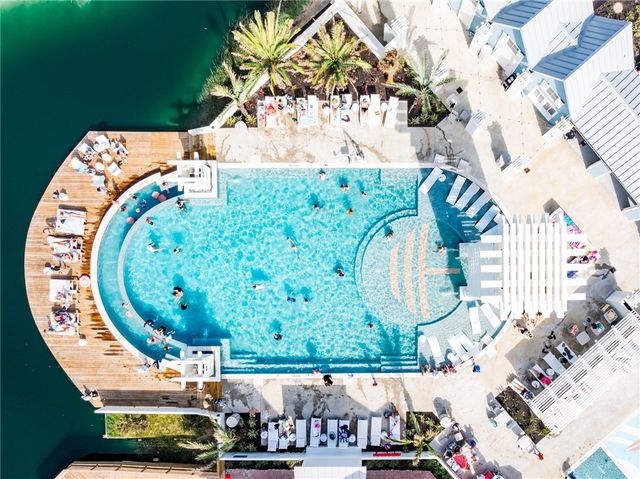 210 Playtime Dr, Port Aransas, TX 78373