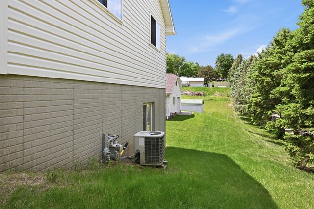 13238 BLUEBIRD Lane, Council Bluffs, IA 51503