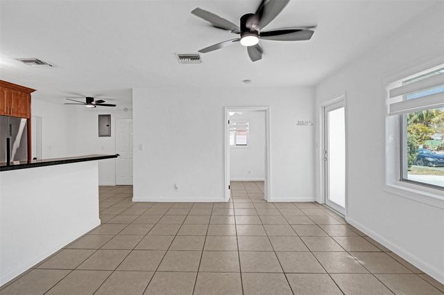 6101 NE 7th Avenue, Oakland Park, FL 33334