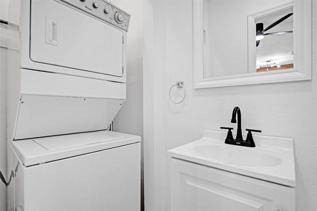 6101 NE 7th Avenue, Oakland Park, FL 33334