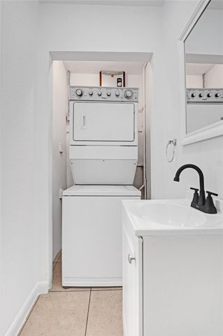 6101 NE 7th Avenue, Oakland Park, FL 33334