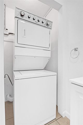 6101 NE 7th Avenue, Oakland Park, FL 33334