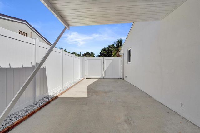 6101 NE 7th Avenue, Oakland Park, FL 33334