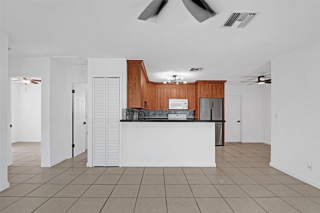 6101 NE 7th Avenue, Oakland Park, FL 33334