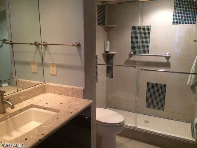 10682 Gulf Shore DR 104, Naples, FL 34108