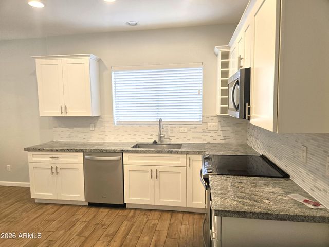 3525 W TWAIN Drive, Anthem, AZ 85086