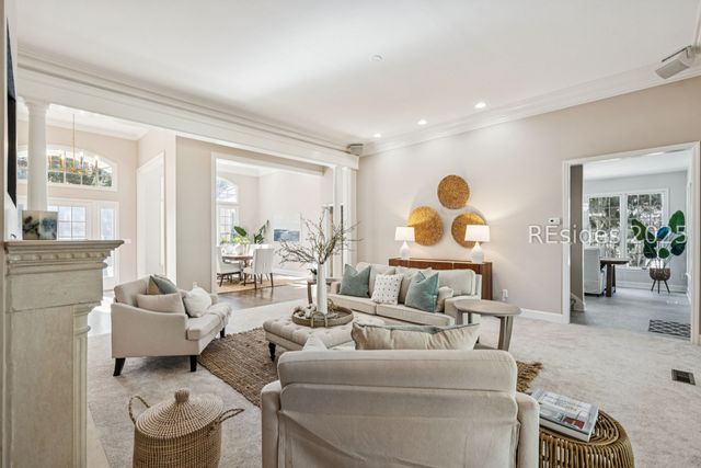 210 Old Plantation Dr W, Beaufort, SC 29907