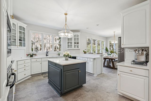 210 Old Plantation Dr W, Beaufort, SC 29907