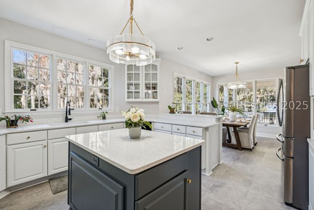 210 Old Plantation Dr W, Beaufort, SC 29907