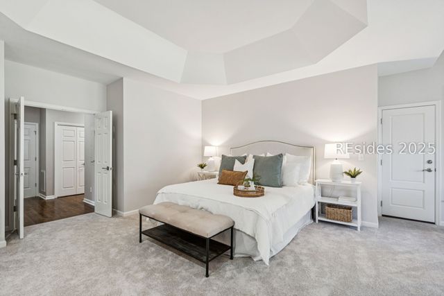 210 Old Plantation Dr W, Beaufort, SC 29907