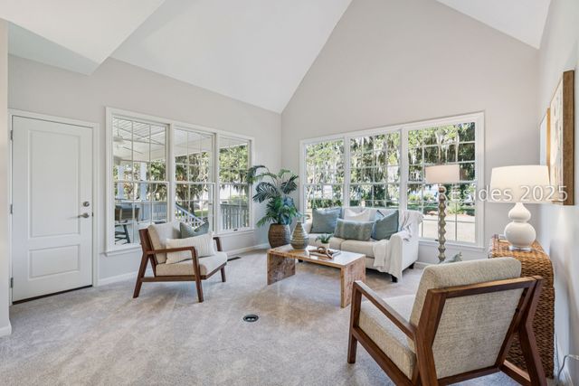 210 Old Plantation Dr W, Beaufort, SC 29907