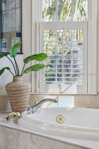 210 Old Plantation Dr W, Beaufort, SC 29907