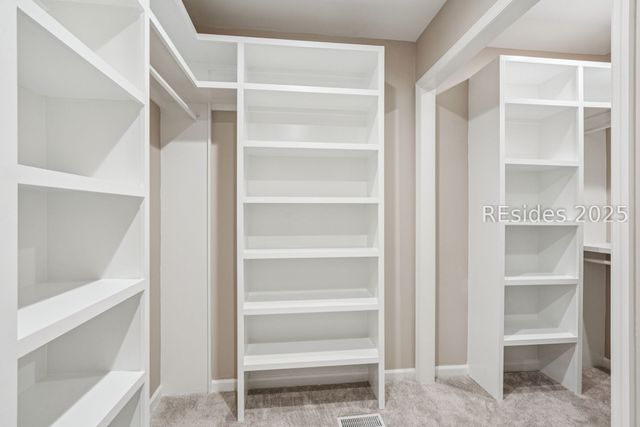 210 Old Plantation Dr W, Beaufort, SC 29907