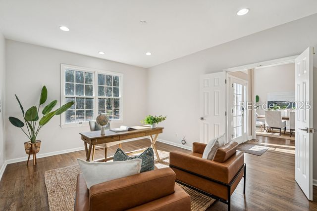 210 Old Plantation Dr W, Beaufort, SC 29907