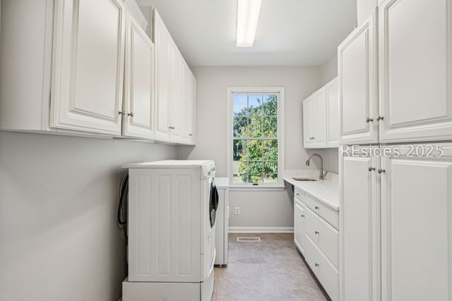 210 Old Plantation Dr W, Beaufort, SC 29907