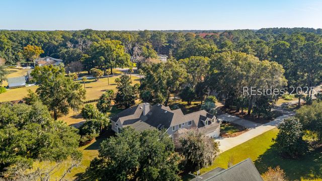 210 Old Plantation Dr W, Beaufort, SC 29907