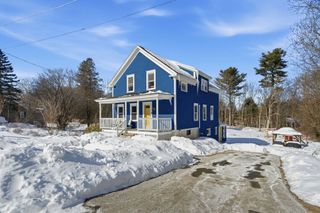 27 Ash St, Webster, MA 01570