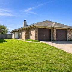8504 Gatlinburg Drive, Fort Worth, TX 76123