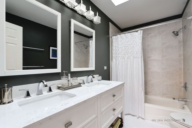 9313 Loch Glen Drive, Lakewood, IL 60014