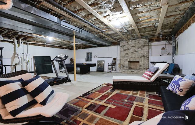 9313 Loch Glen Drive, Lakewood, IL 60014